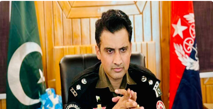 مری کے عوام غیر قانونی اسلحہ رکھنے والے افراد کی نشاندہی کریں ، ڈاکٹر محمد رضا تنویر سپرا، فائل فوٹو