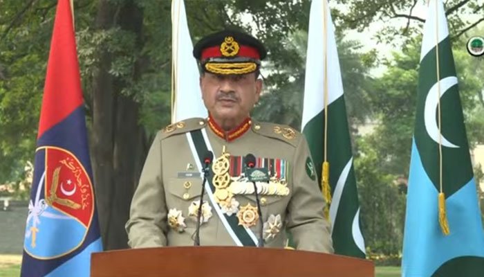 ہندوستان کا خواب ہے وہ پاکستان کو تنہائی کا نشانہ بناکر خطے میں طاقت کا توازن تبدیل کرے، ہندوستان کا یہ خواب پاکستان کبھی پورا نہیں ہونے دے گا: چیف آف آرمڈ فورسز۔ اسکرین گریب