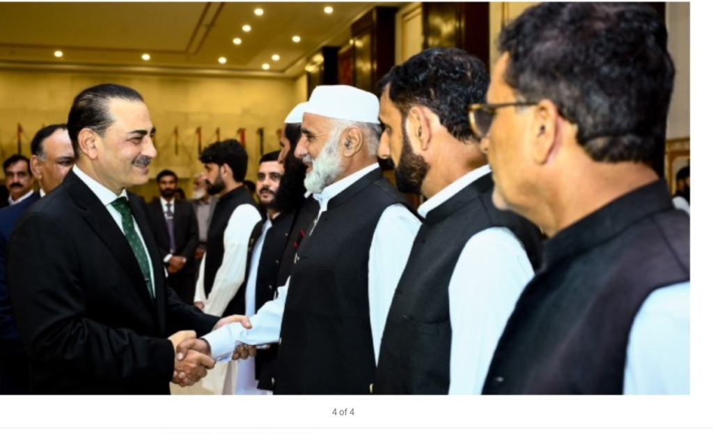 فیلڈ مارشل کی جانب سے سابق فوجیوں کے اعزاز میں استقبالیہ، ملکی دفاع کیلئے خدمات کو سراہا 3 Screenshot 2026 08 15 133402