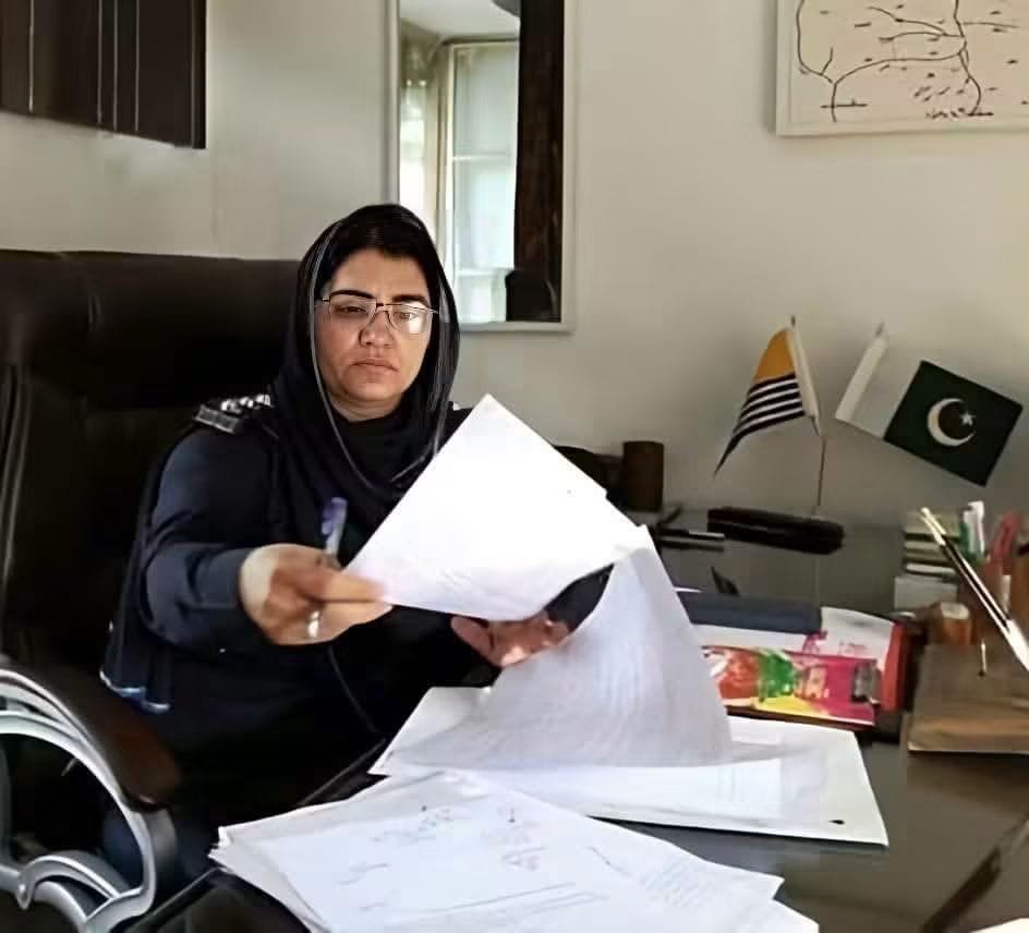کشمیر کی بیٹی زوبیہ خورشید راجہ کو تمغہ شجاعت دینے کا اعلان، اس سےقبل کشمیر کی کتنی بیٹیوں کو سرکاری اعزاز مل چکا ہے؟ 2 WhatsApp Image 2026 08 15 at 11.17.13 AM 1