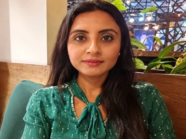 hina javed1787557229 0 600x450 1
