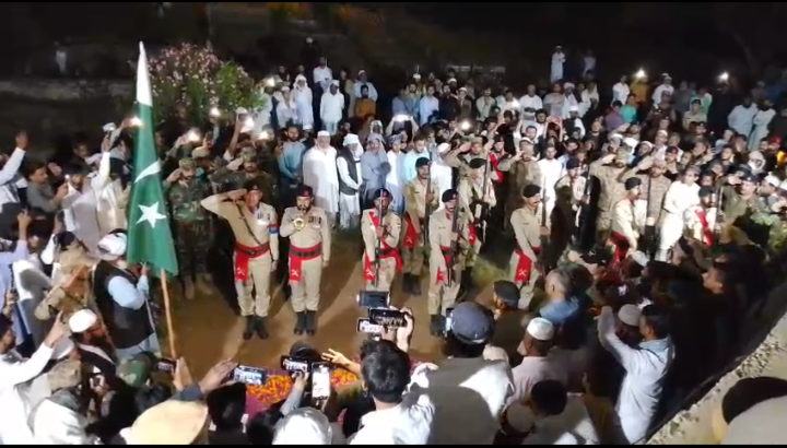 سرائے عالمگیر کا سپوت لانس نائیک غلام مرتضیٰ وزیرستان میں شہید، آبائی گاؤں دندی کلیال میں فوجی اعزاز کے ساتھ سپرد خاک 1 215775