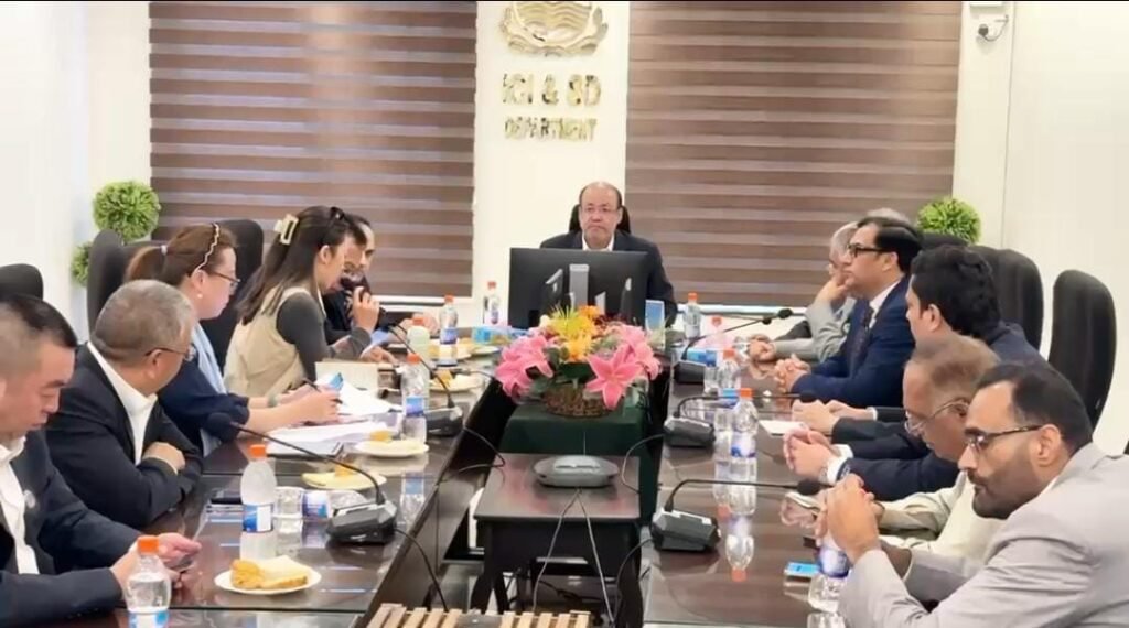پنجاب میں چینی سرمایہ کاری کا بڑا منصوبہ، الیکٹرک بسوں اور ٹرکوں کے کارخانے لگانے کی تیاری 1 WhatsApp Image 2026 10 16 at 2.50.21 PM